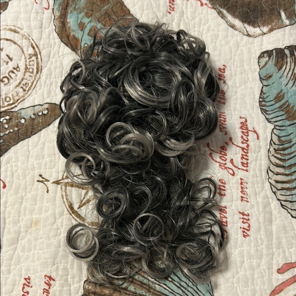NWT Curly Black&Gray Hairpiece SCRUNCHIE w/4 small combs and gathering elastic